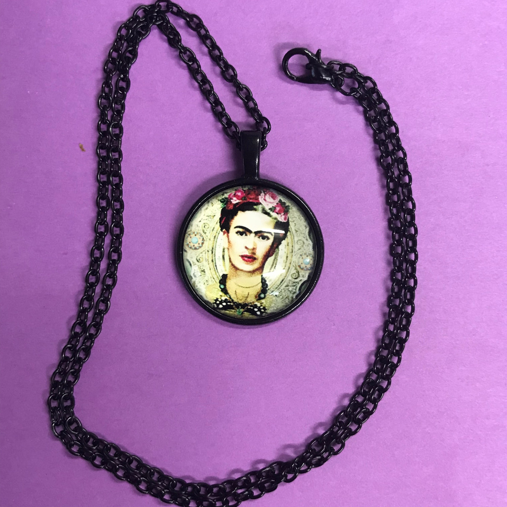 Frida Kahlo Pink Roses Portrait Black Necklace - Picture 2 of 5